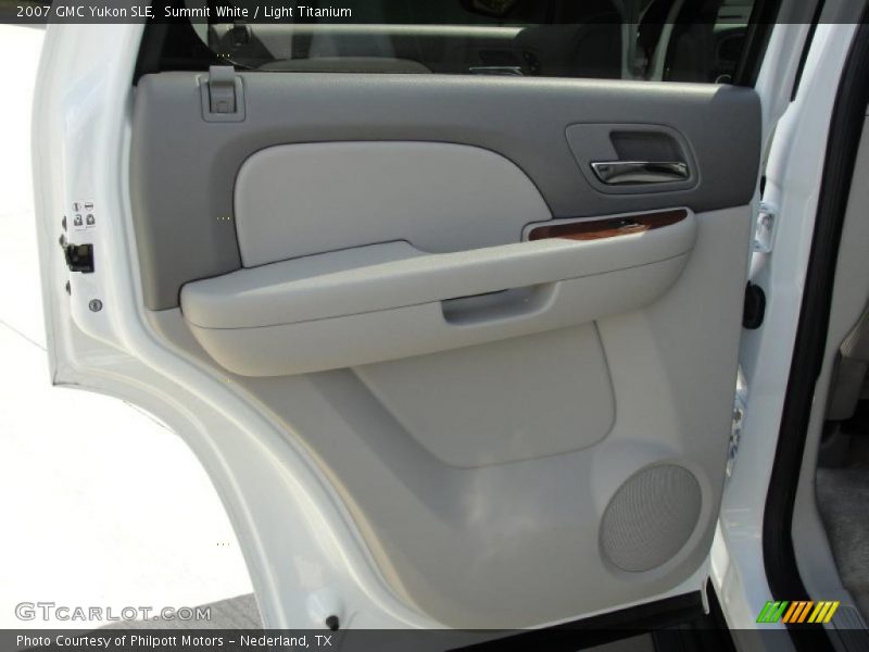 Summit White / Light Titanium 2007 GMC Yukon SLE