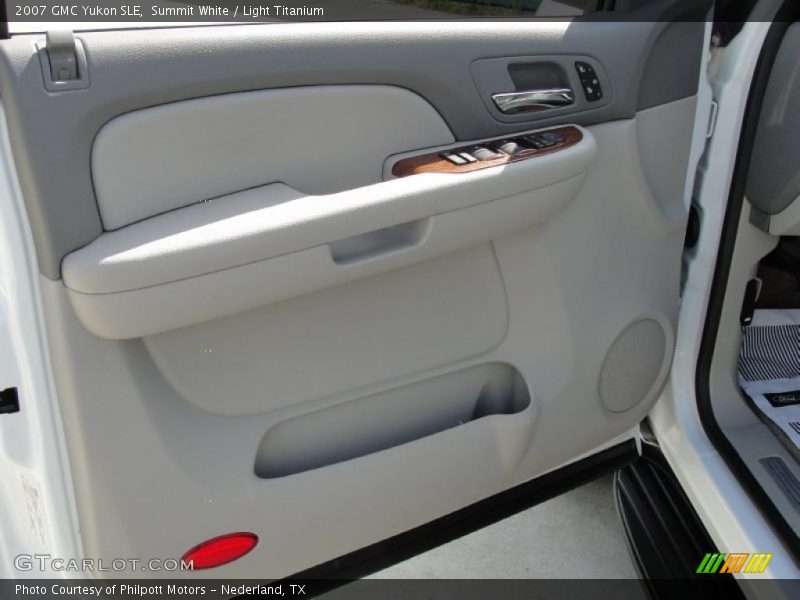 Summit White / Light Titanium 2007 GMC Yukon SLE
