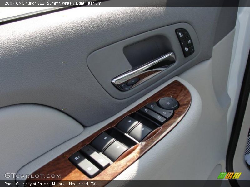 Summit White / Light Titanium 2007 GMC Yukon SLE