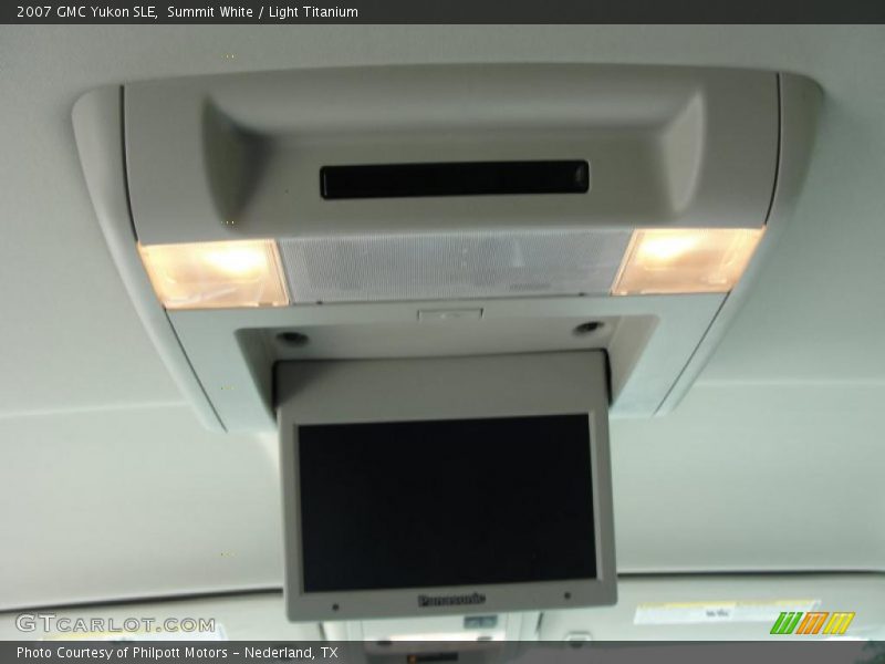 Summit White / Light Titanium 2007 GMC Yukon SLE