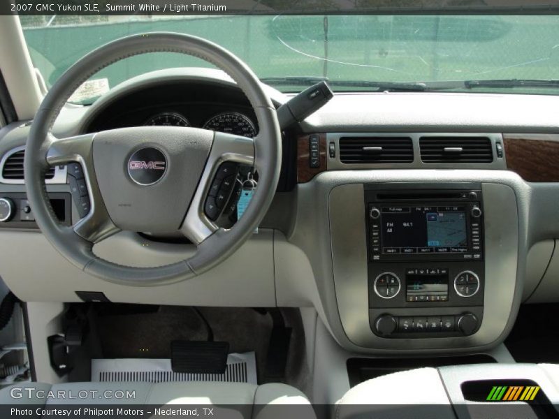 Summit White / Light Titanium 2007 GMC Yukon SLE