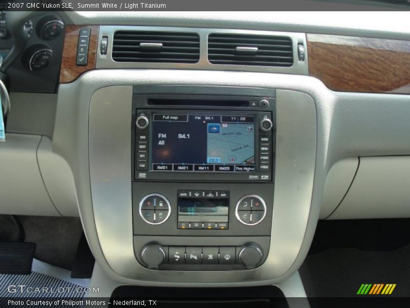 Summit White / Light Titanium 2007 GMC Yukon SLE