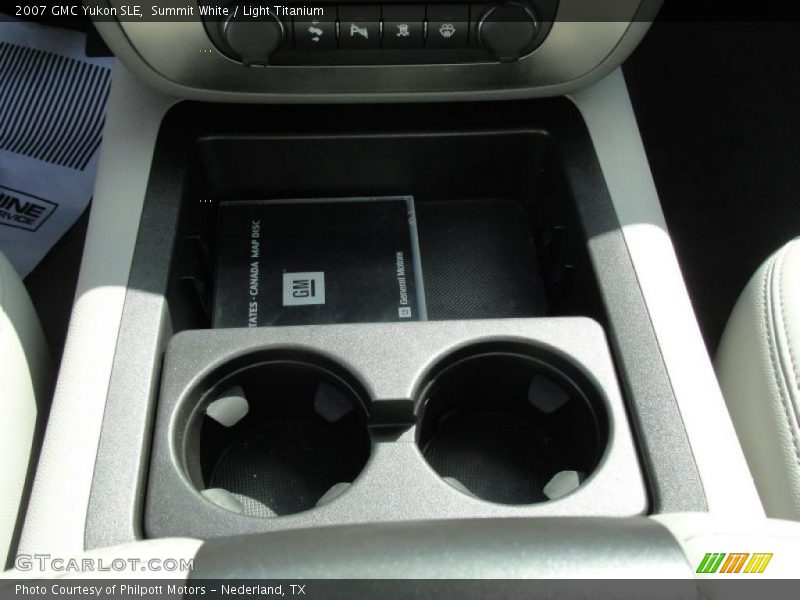 Summit White / Light Titanium 2007 GMC Yukon SLE