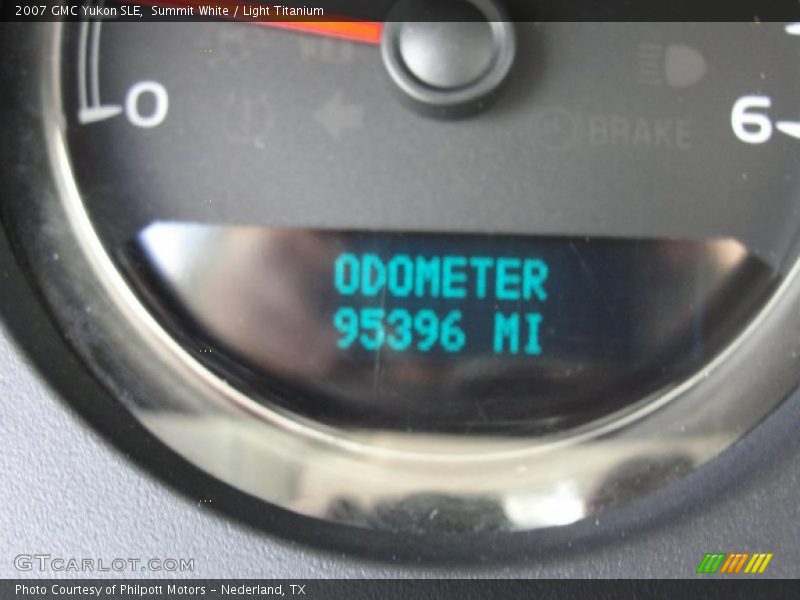Summit White / Light Titanium 2007 GMC Yukon SLE