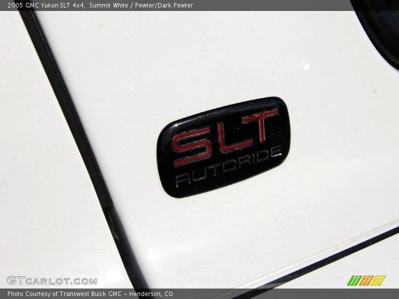 Summit White / Pewter/Dark Pewter 2005 GMC Yukon SLT 4x4
