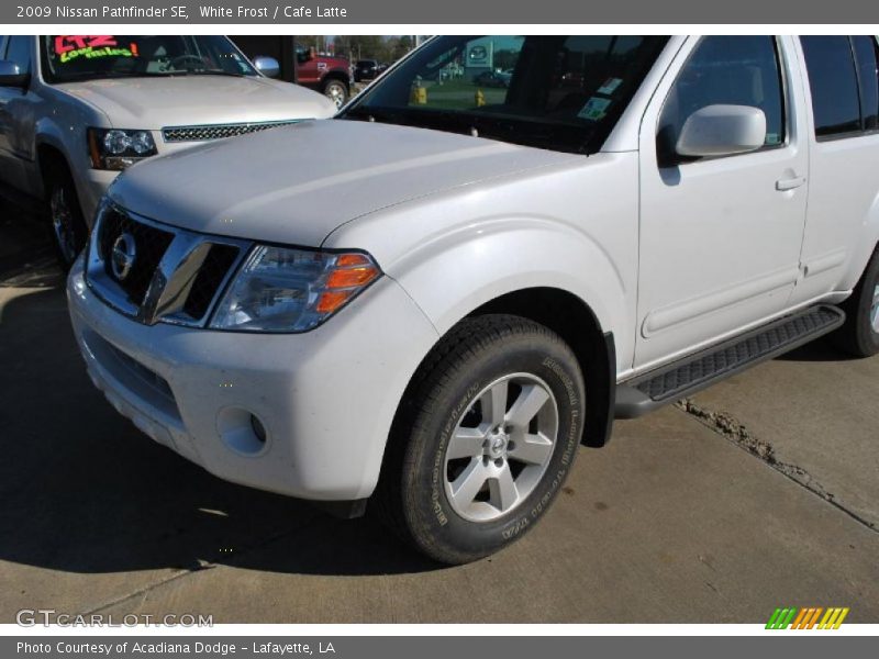 White Frost / Cafe Latte 2009 Nissan Pathfinder SE