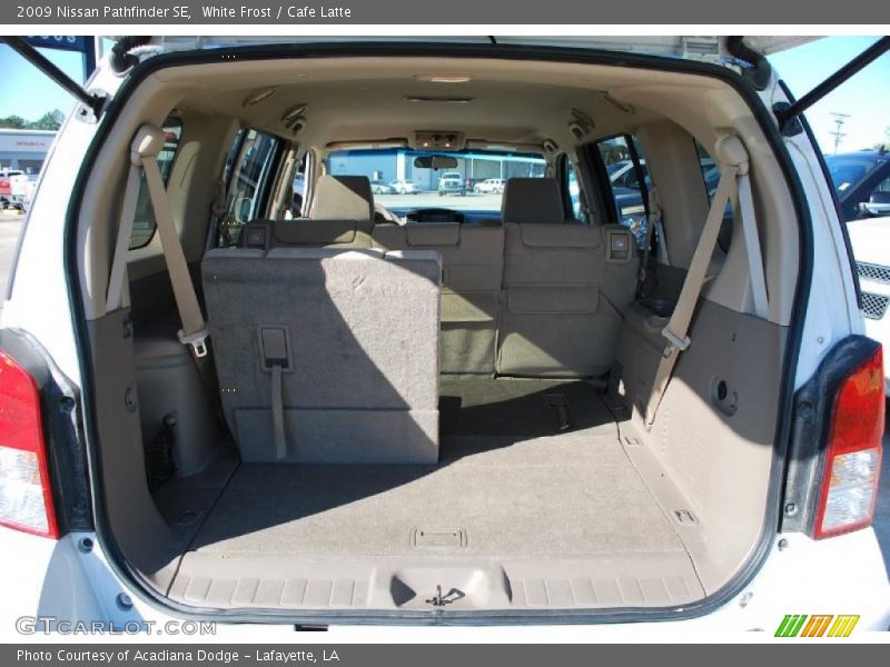 2009 Pathfinder SE Trunk