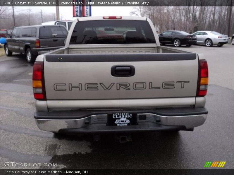 Light Pewter Metallic / Graphite Gray 2002 Chevrolet Silverado 1500 Extended Cab