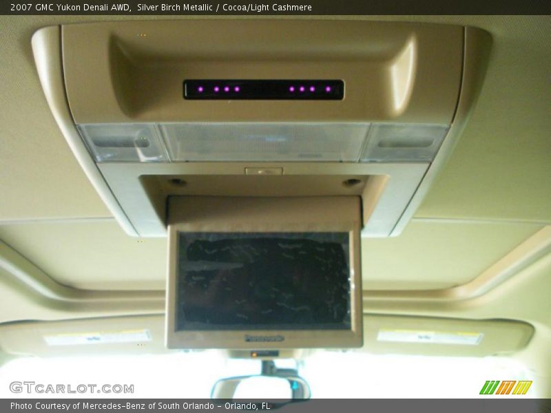 Silver Birch Metallic / Cocoa/Light Cashmere 2007 GMC Yukon Denali AWD