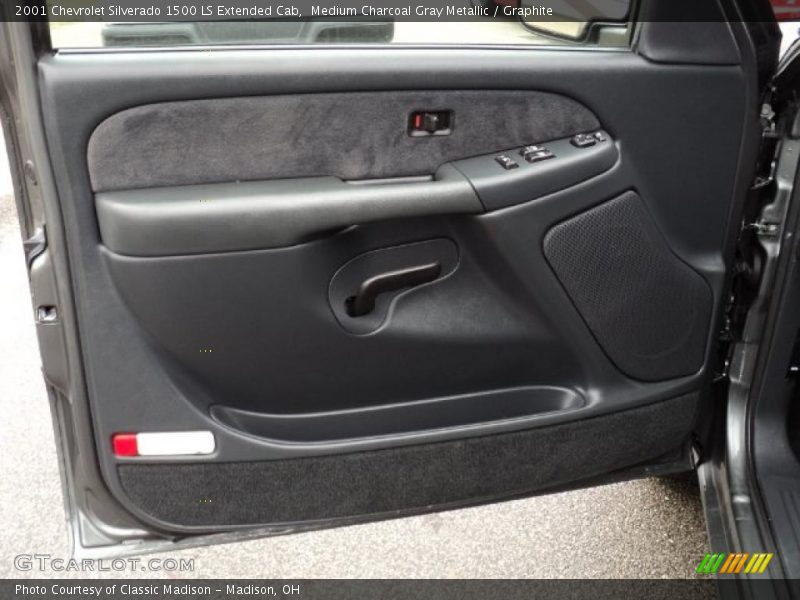 Door Panel of 2001 Silverado 1500 LS Extended Cab