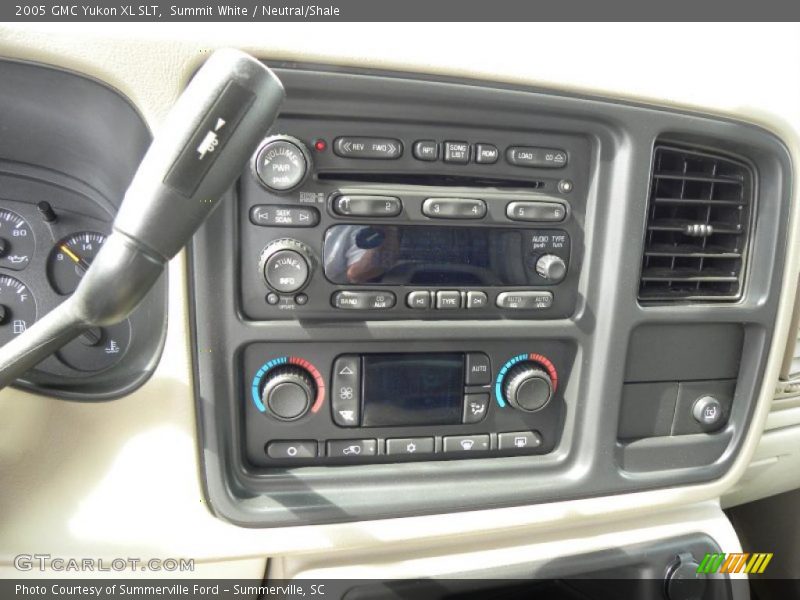 Controls of 2005 Yukon XL SLT