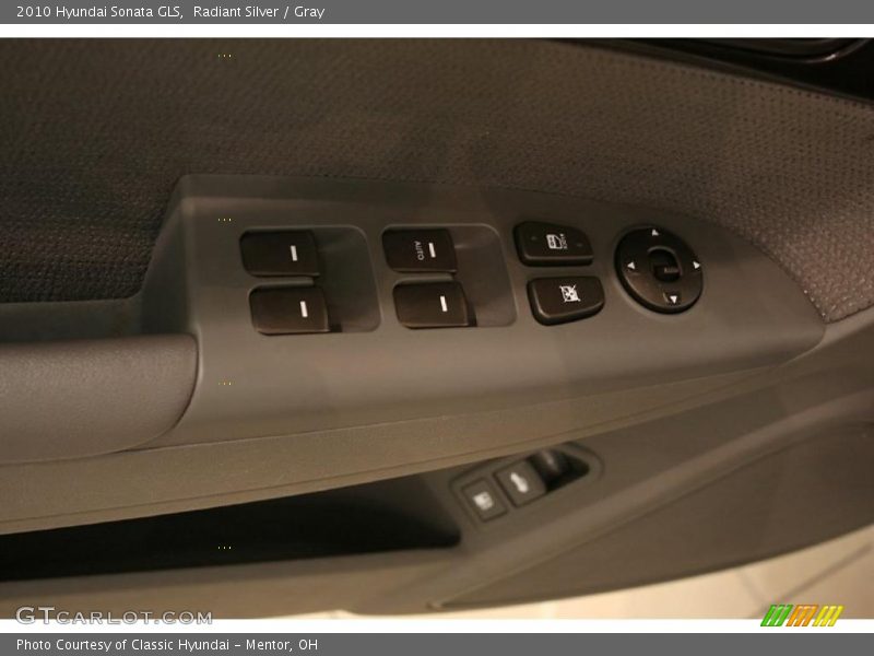 Radiant Silver / Gray 2010 Hyundai Sonata GLS