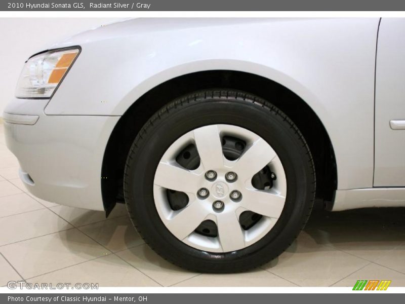 Radiant Silver / Gray 2010 Hyundai Sonata GLS
