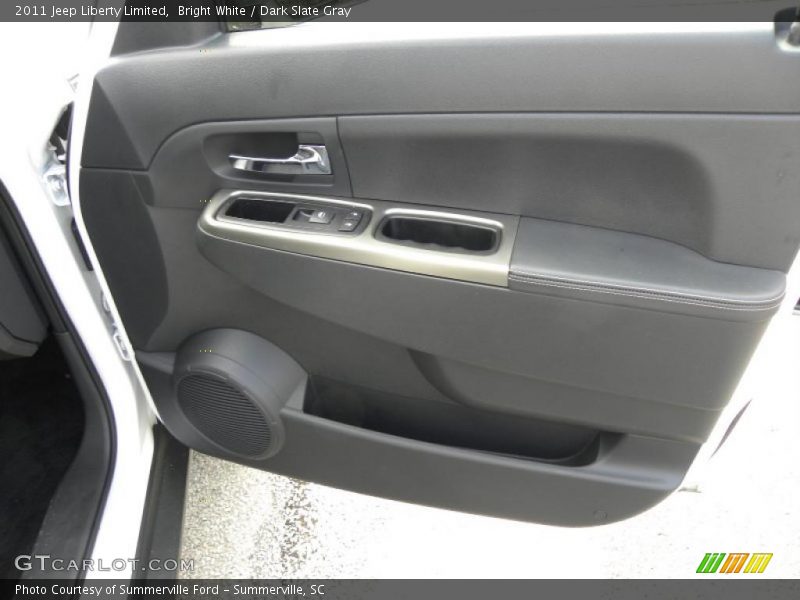 Bright White / Dark Slate Gray 2011 Jeep Liberty Limited