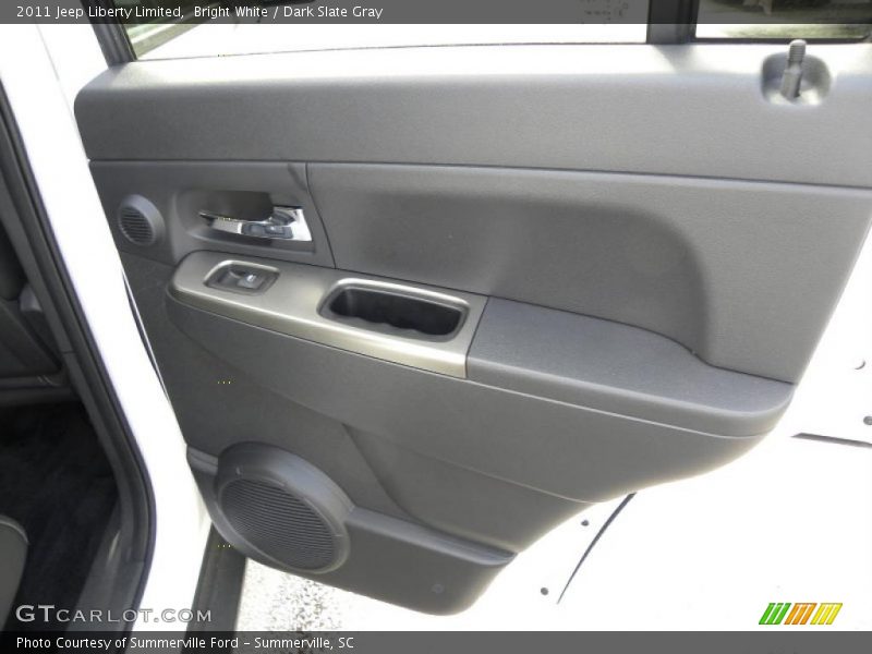 Bright White / Dark Slate Gray 2011 Jeep Liberty Limited
