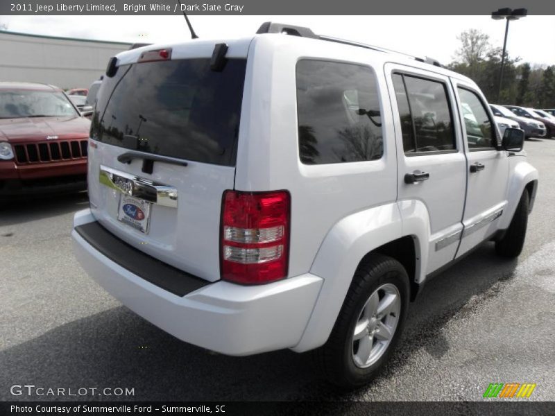 Bright White / Dark Slate Gray 2011 Jeep Liberty Limited