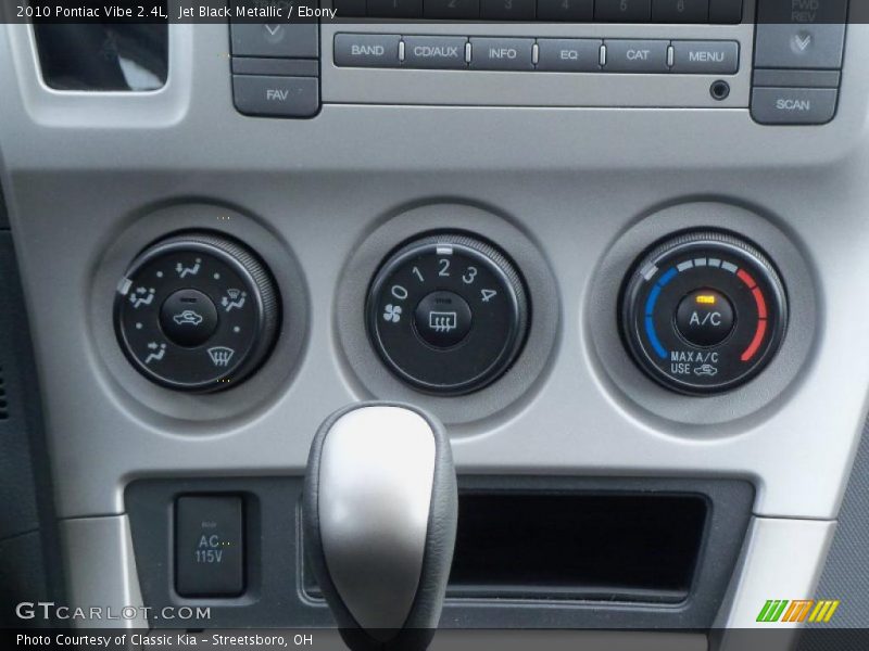 Jet Black Metallic / Ebony 2010 Pontiac Vibe 2.4L