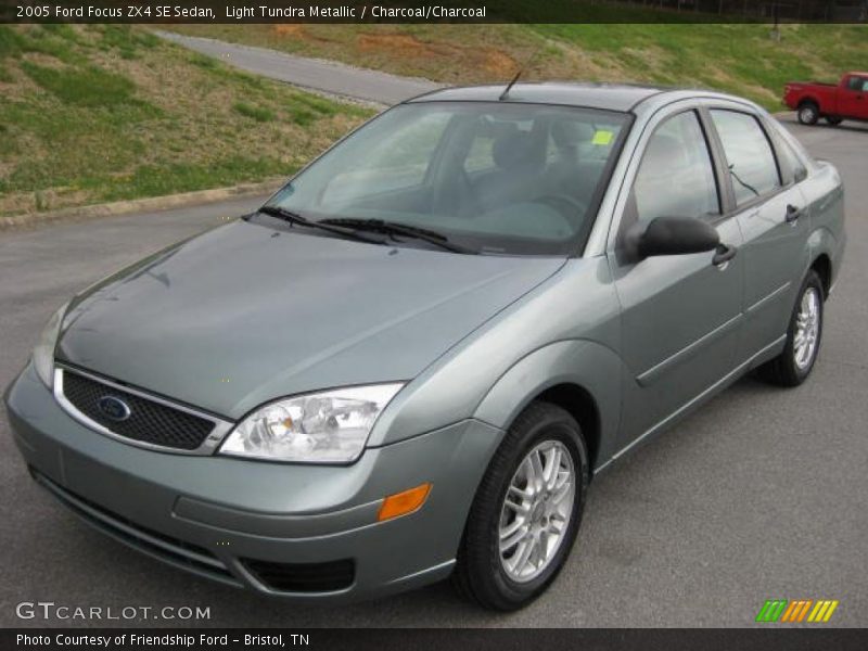 Light Tundra Metallic / Charcoal/Charcoal 2005 Ford Focus ZX4 SE Sedan
