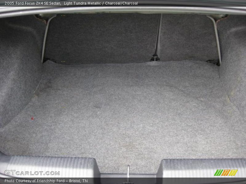 Light Tundra Metallic / Charcoal/Charcoal 2005 Ford Focus ZX4 SE Sedan