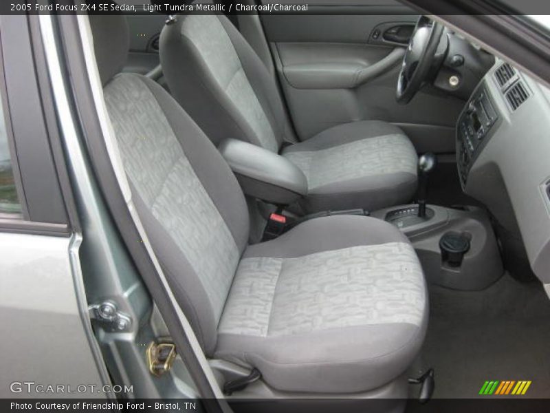 Light Tundra Metallic / Charcoal/Charcoal 2005 Ford Focus ZX4 SE Sedan