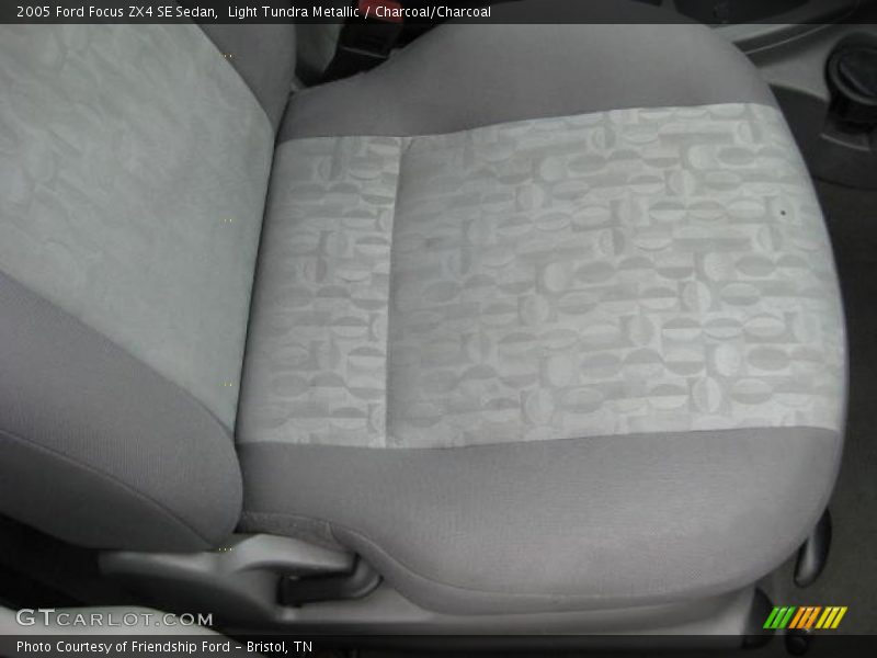 Light Tundra Metallic / Charcoal/Charcoal 2005 Ford Focus ZX4 SE Sedan