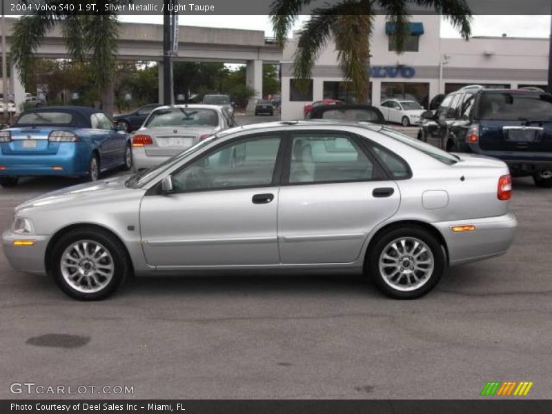 Silver Metallic / Light Taupe 2004 Volvo S40 1.9T