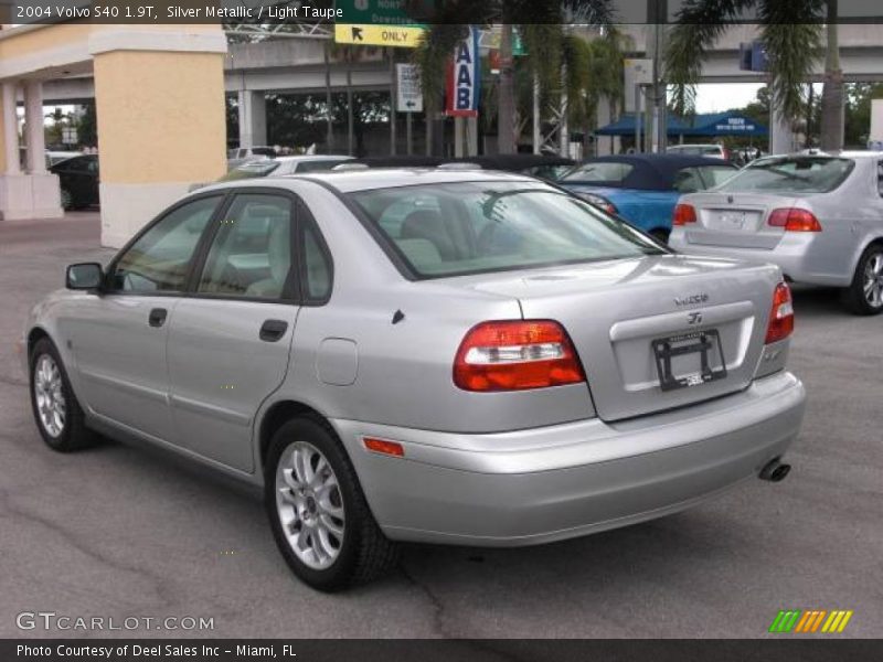Silver Metallic / Light Taupe 2004 Volvo S40 1.9T