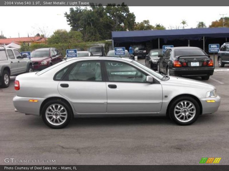 Silver Metallic / Light Taupe 2004 Volvo S40 1.9T