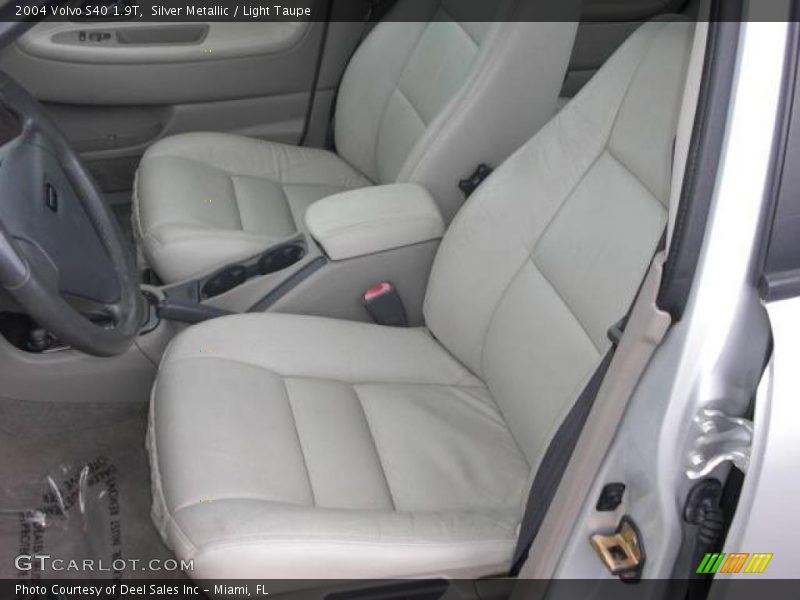 Silver Metallic / Light Taupe 2004 Volvo S40 1.9T