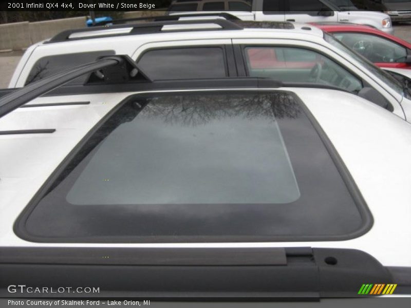 Dover White / Stone Beige 2001 Infiniti QX4 4x4