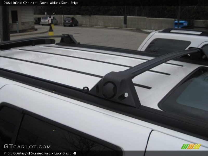 Dover White / Stone Beige 2001 Infiniti QX4 4x4
