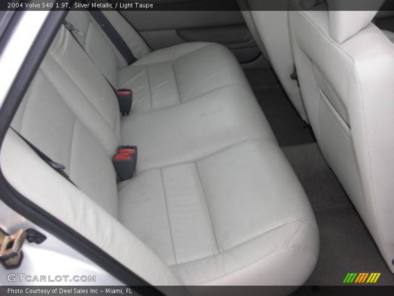 Silver Metallic / Light Taupe 2004 Volvo S40 1.9T