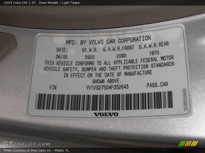 Silver Metallic / Light Taupe 2004 Volvo S40 1.9T