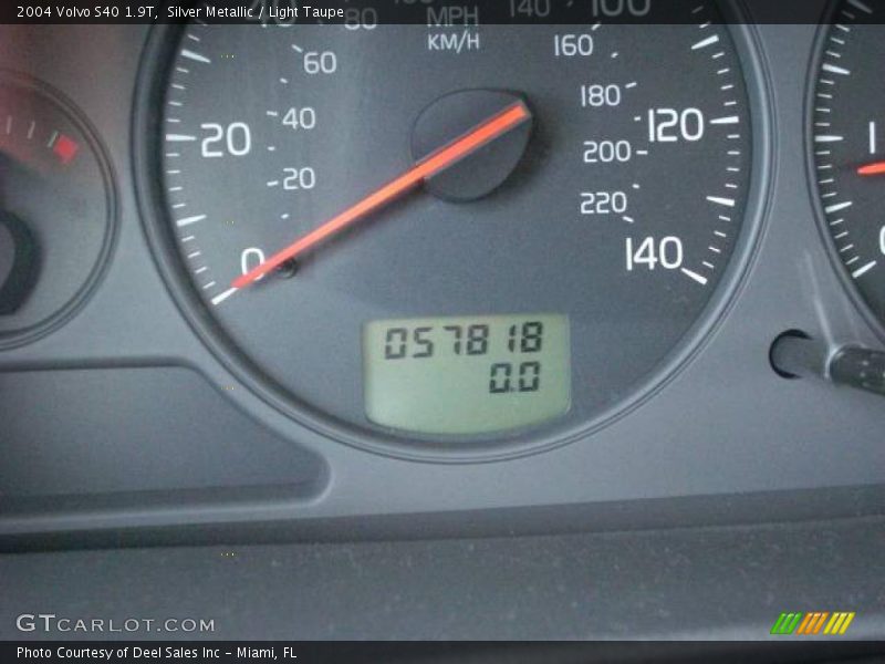 Silver Metallic / Light Taupe 2004 Volvo S40 1.9T