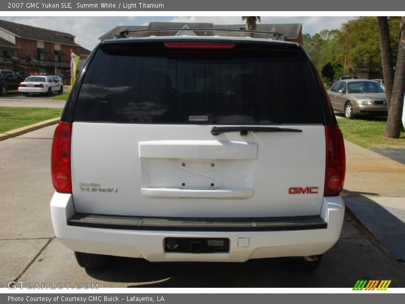 Summit White / Light Titanium 2007 GMC Yukon SLE