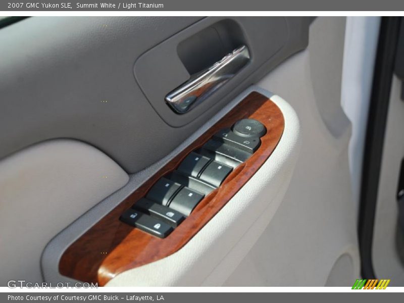 Summit White / Light Titanium 2007 GMC Yukon SLE