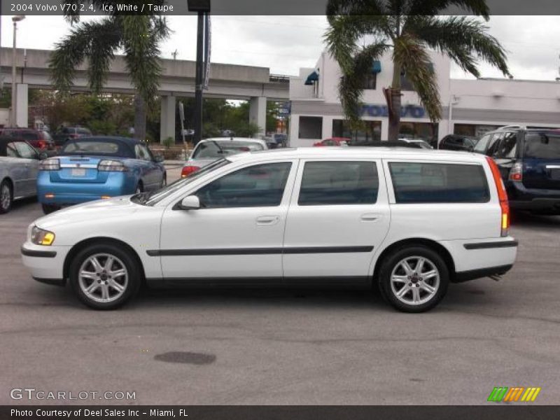 Ice White / Taupe 2004 Volvo V70 2.4