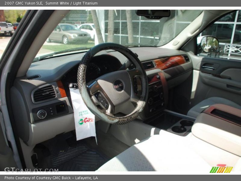 Summit White / Light Titanium 2007 GMC Yukon SLE