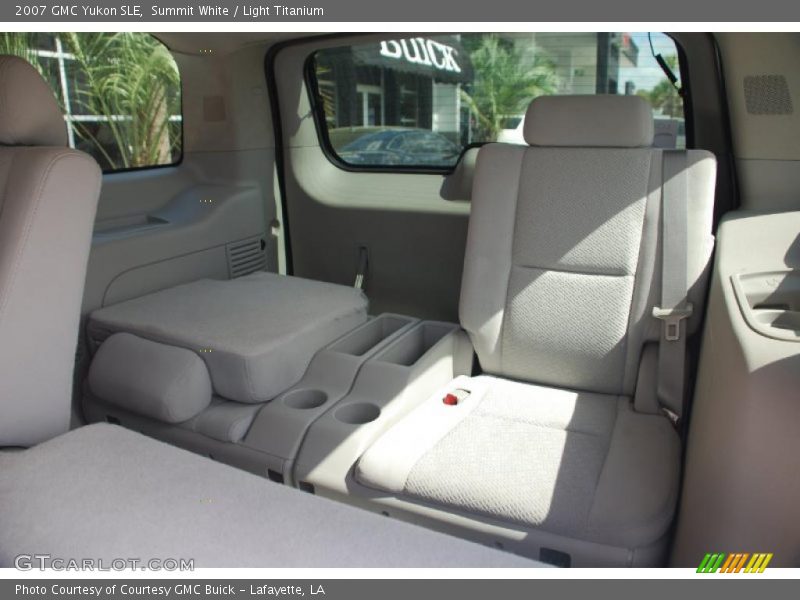Summit White / Light Titanium 2007 GMC Yukon SLE