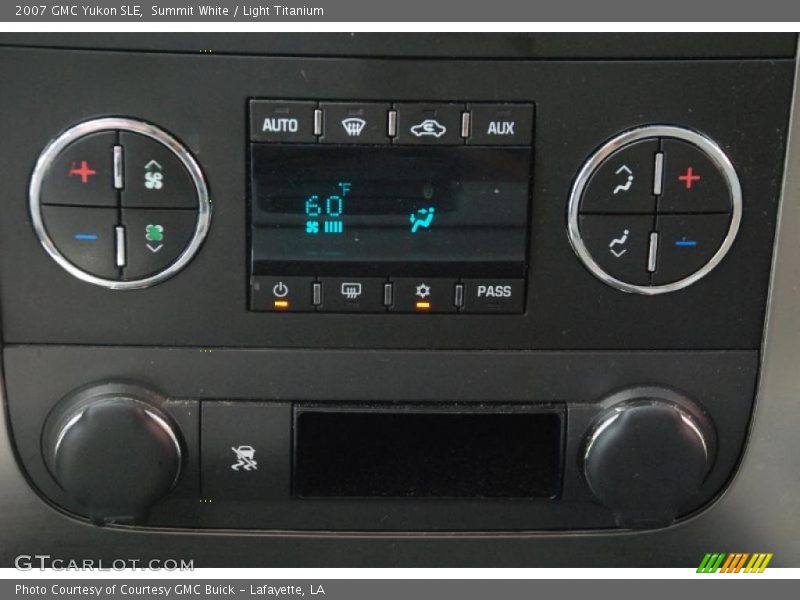 Summit White / Light Titanium 2007 GMC Yukon SLE