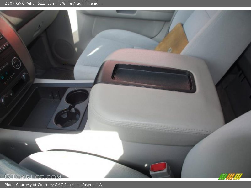 Summit White / Light Titanium 2007 GMC Yukon SLE