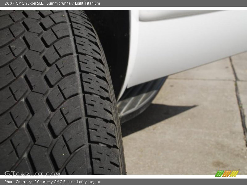 Summit White / Light Titanium 2007 GMC Yukon SLE