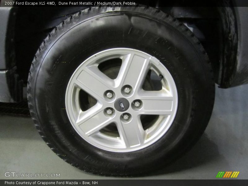  2007 Escape XLS 4WD Wheel