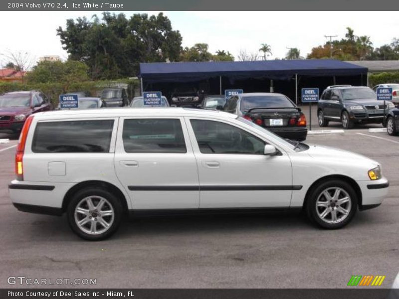 Ice White / Taupe 2004 Volvo V70 2.4