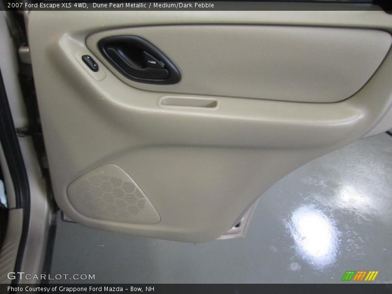 Dune Pearl Metallic / Medium/Dark Pebble 2007 Ford Escape XLS 4WD