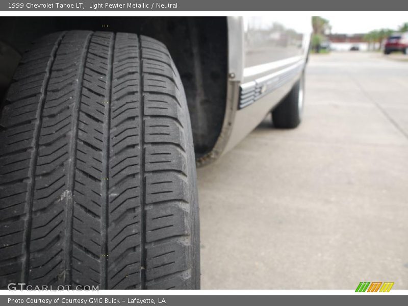 Light Pewter Metallic / Neutral 1999 Chevrolet Tahoe LT