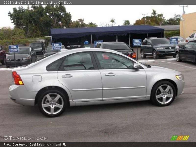 Silver Metallic / Off-Black 2008 Volvo S40 2.4i