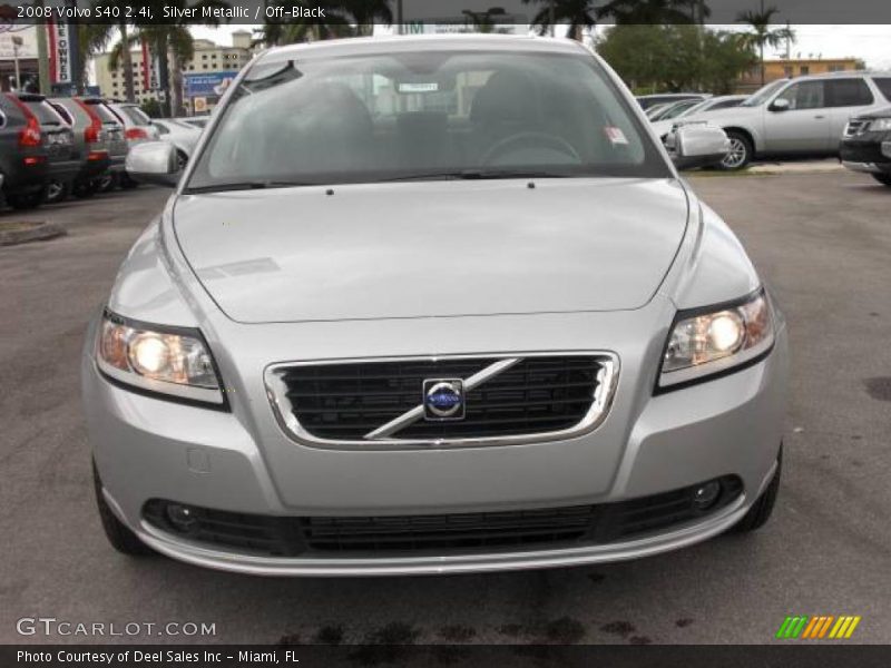 Silver Metallic / Off-Black 2008 Volvo S40 2.4i