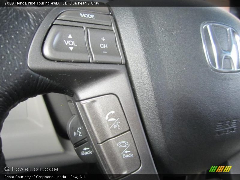 Controls of 2009 Pilot Touring 4WD