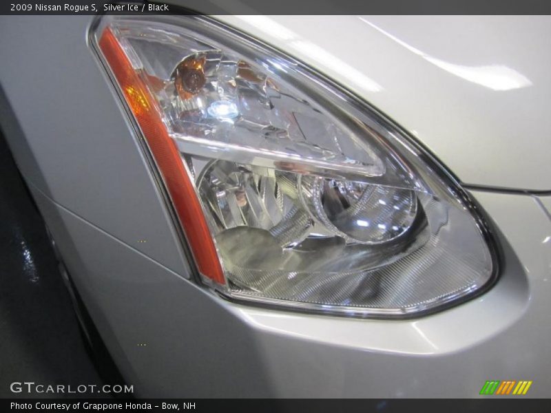 Silver Ice / Black 2009 Nissan Rogue S